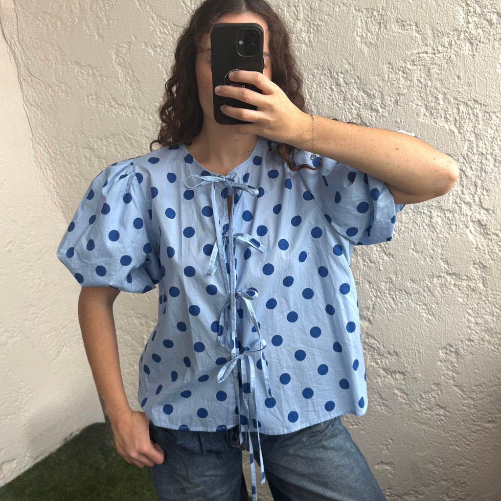 Tops avec noeuds et manches bouffantes